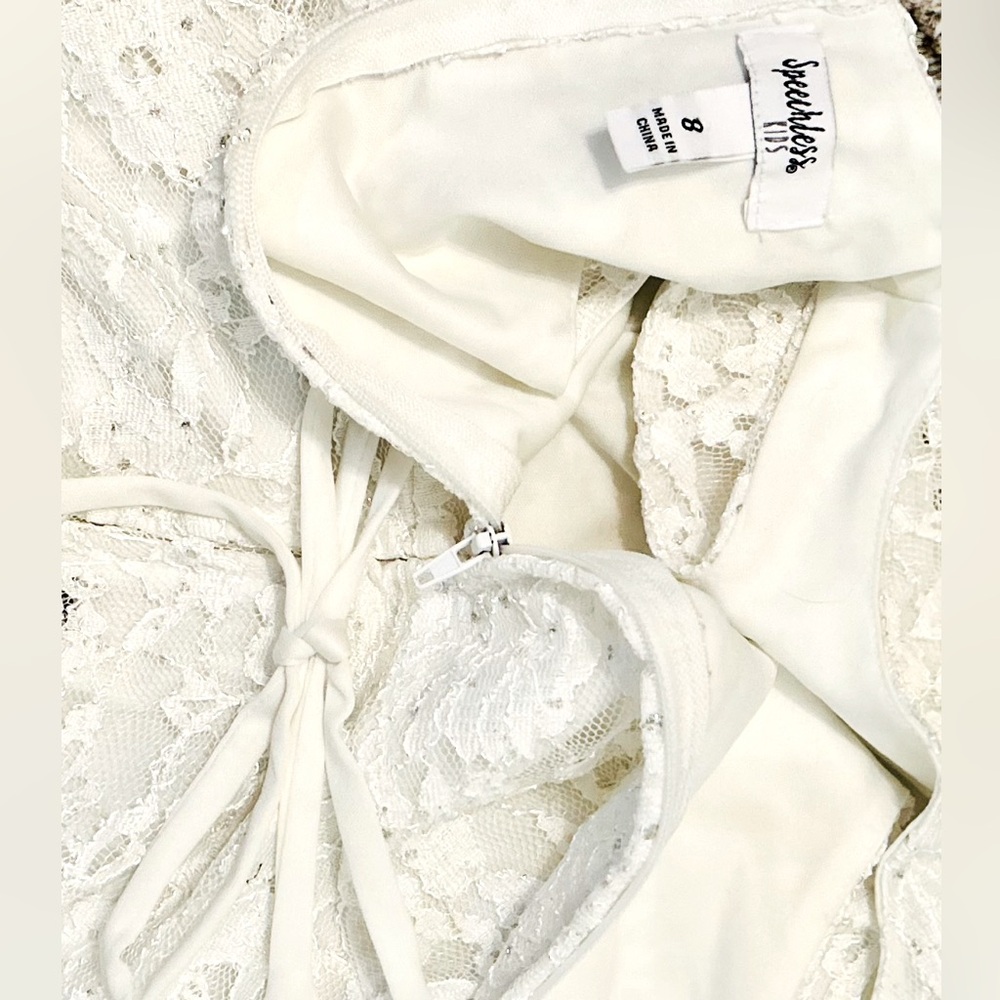 Beautiful White Lace Occassion Dress Girls Size 8 - Picture 3 of 3